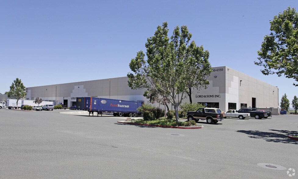 6500-6550 Goodyear Rd, Benicia, CA à louer - Photo du bâtiment - Image 2 de 6