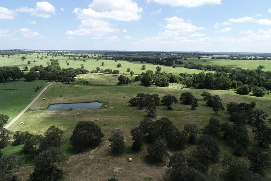 18000 FM 112, Thrall, TX à vendre - Photo du bâtiment - Image 3 de 37
