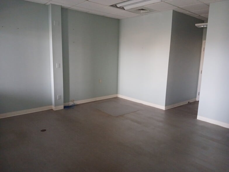 240 Sargent Dr, New Haven, CT for lease - Building Photo - Image 1 of 6