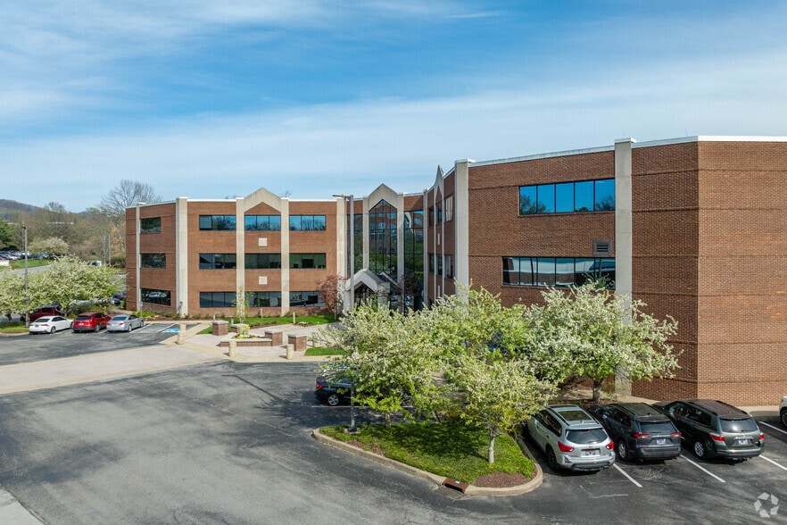 5409 Maryland Way, Brentwood, TN à louer - Photo du bâtiment - Image 3 de 7
