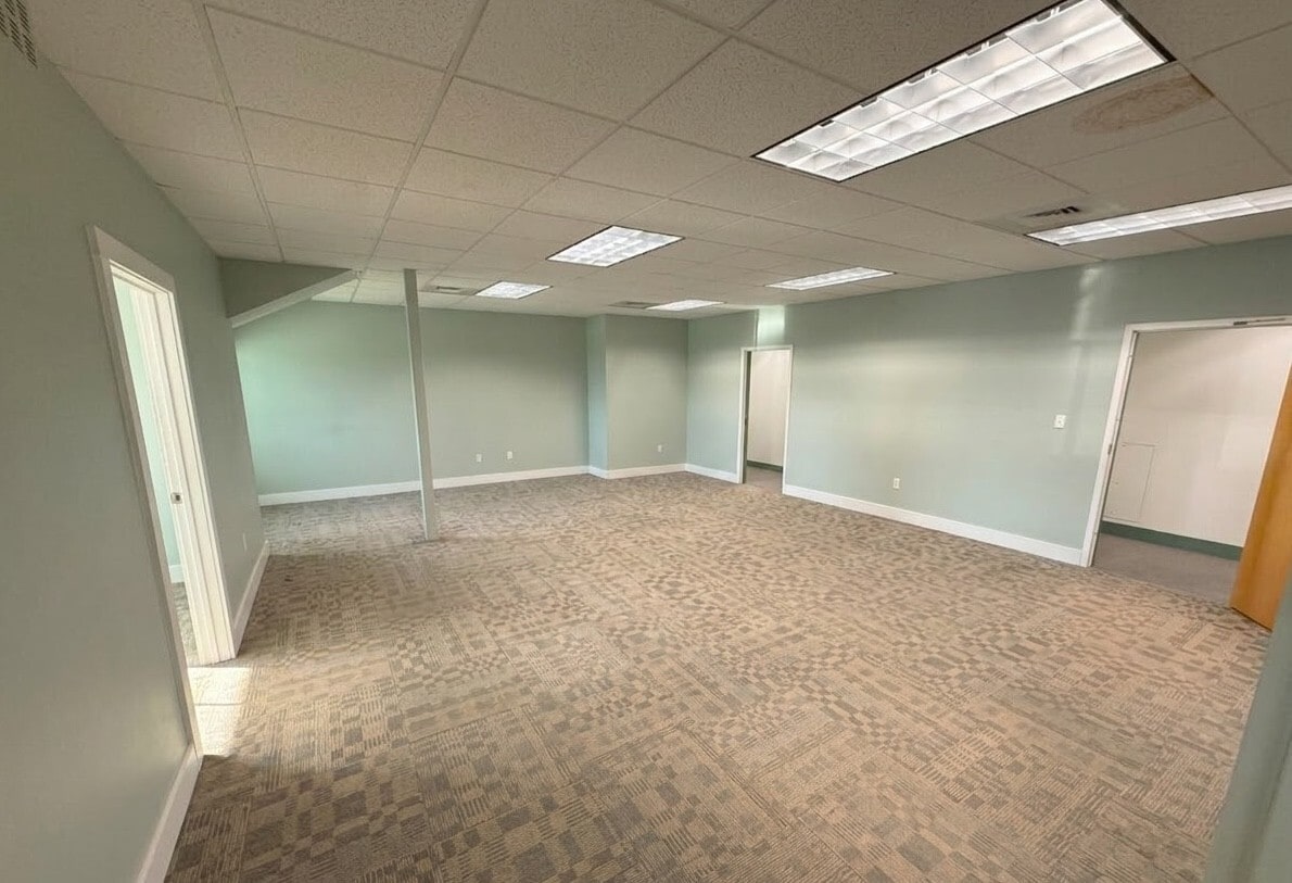 61 N Main St, Branford, CT for lease Interior Photo- Image 1 of 4