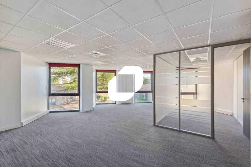 Avenue Du Docteur Georges Lévy, Vénissieux for lease Interior Photo- Image 1 of 33