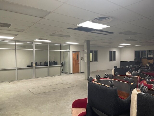 4723-4725 Jefferson Davis Hwy, Richmond, VA à vendre - Photo intérieure - Image 2 de 11