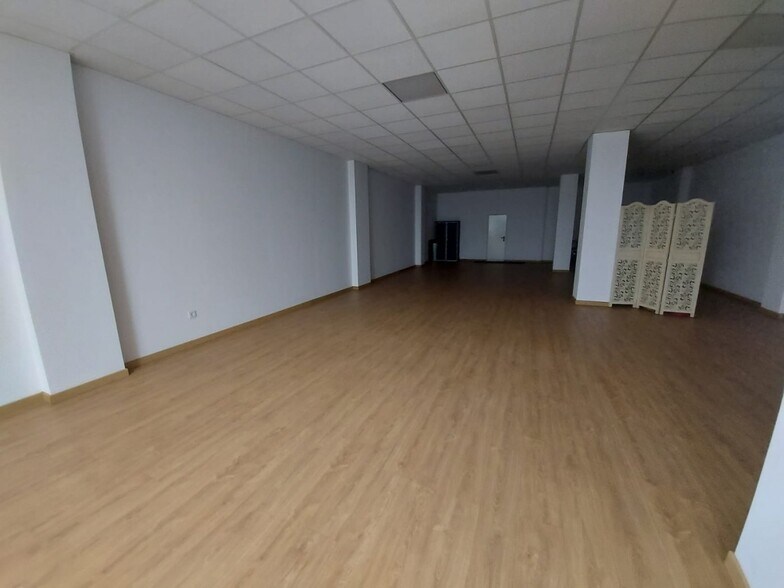 Commerce de détail dans El Ejido, Almería à louer - Photo du bâtiment - Image 3 de 5