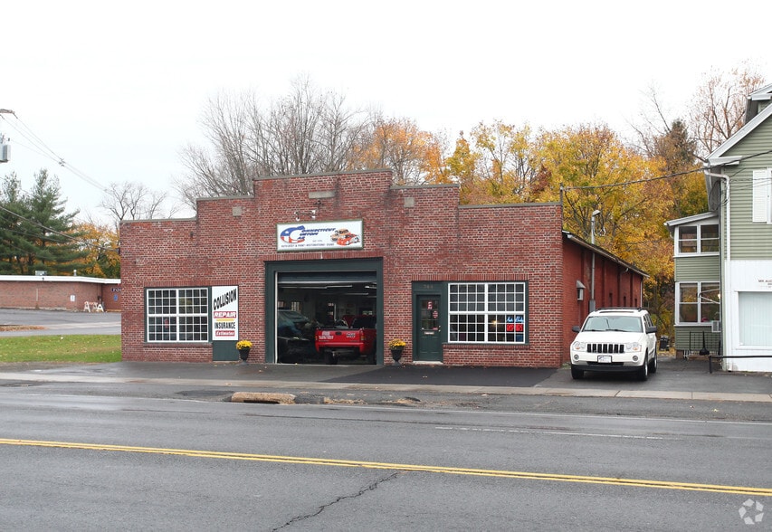 744 Enfield St, Enfield, CT for sale - Primary Photo - Image 1 of 2