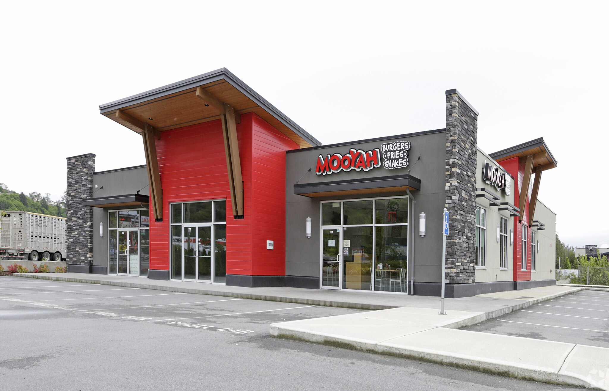 8050 Lickman Rd, Chilliwack, BC for sale Primary Photo- Image 1 of 1