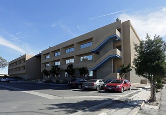 Plus de détails pour 1600 E Florida Ave, Hemet, CA - Bureau, Médical à louer