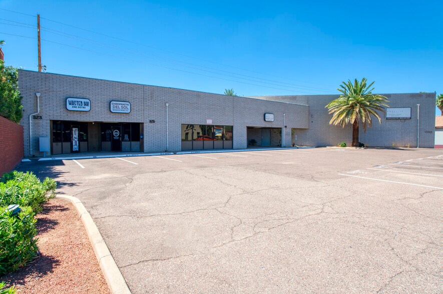 323-331 W McDowell Rd, Phoenix, AZ à vendre - Photo du bâtiment - Image 1 de 11