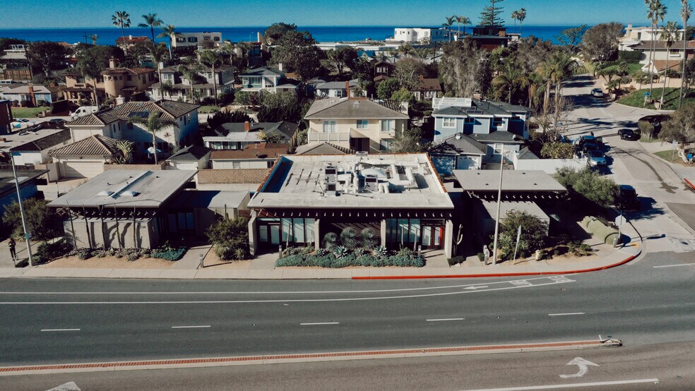 535 N Highway 101, Solana Beach, CA à louer - Photo du bâtiment - Image 2 de 14