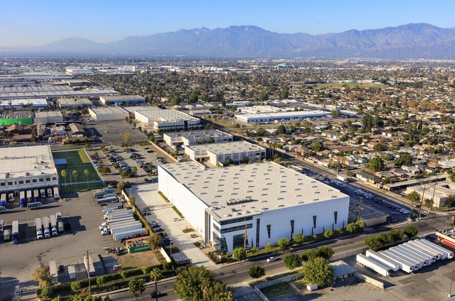 221 N Orange Ave, City of Industry, CA for lease - Primary Photo - Image 1 of 4