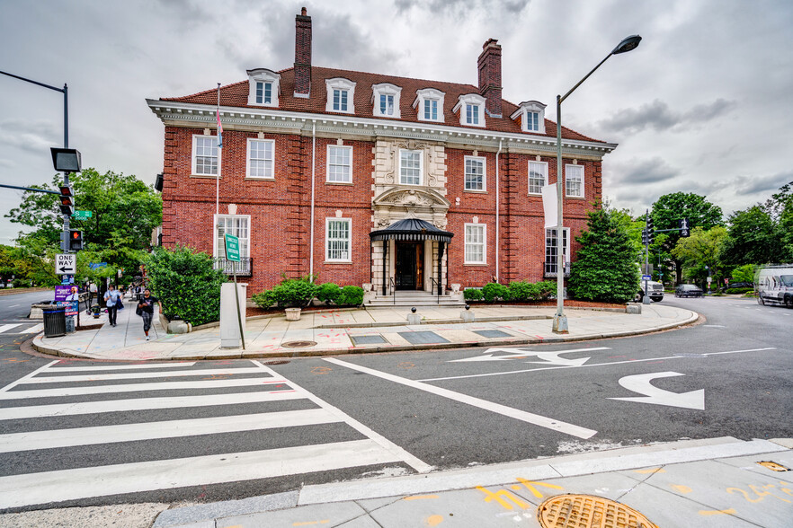 2040 S St NW, Washington, DC à vendre - Photo du bâtiment - Image 1 de 46