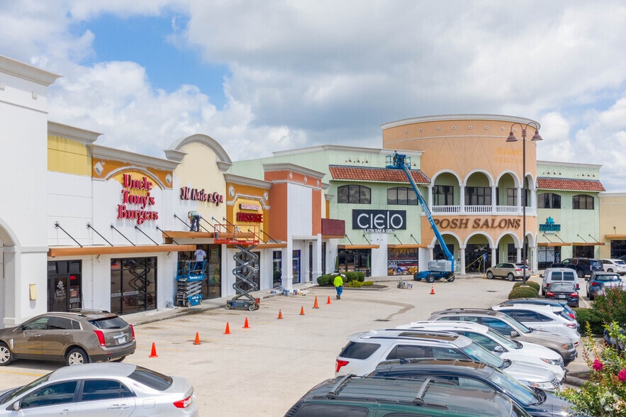 314 Sawdust Rd, Spring, TX à louer - Photo du bâtiment - Image 2 de 9