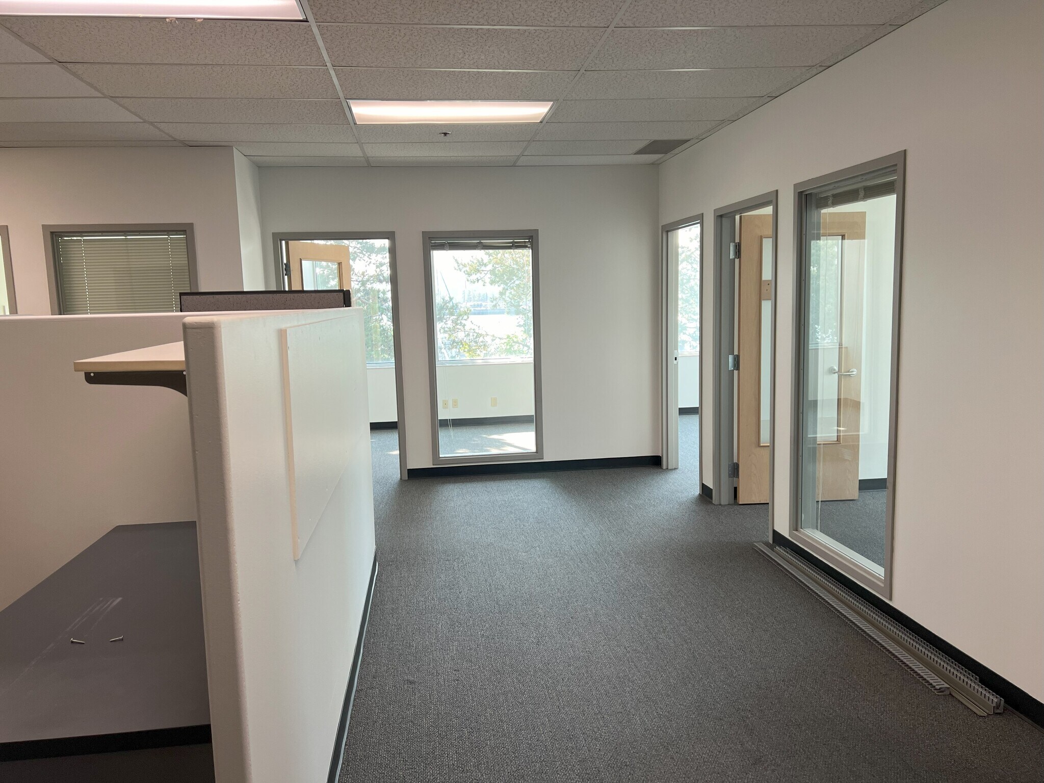 1011 SW Klickitat Way, Seattle, WA for lease Interior Photo- Image 1 of 6