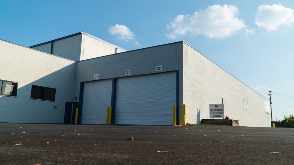 6123-6227 Monroe Ct, Morton Grove, IL for lease - Building Photo - Image 3 of 8