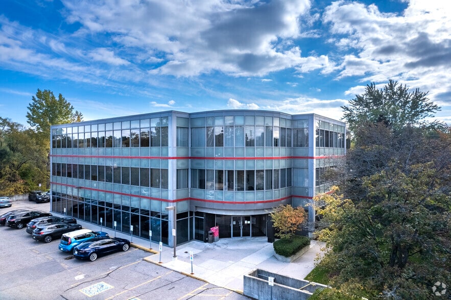 1599 Hurontario St, Mississauga, ON à louer - Photo du bâtiment - Image 2 de 5