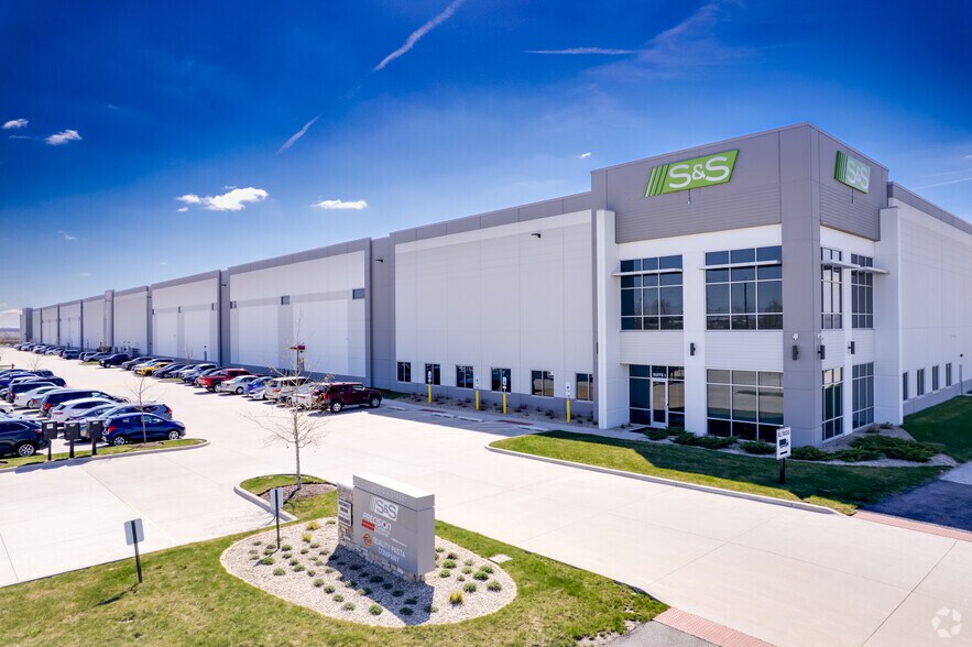 9401 Georgia St, Merrillville, IN à louer - Photo principale - Image 2 de 6