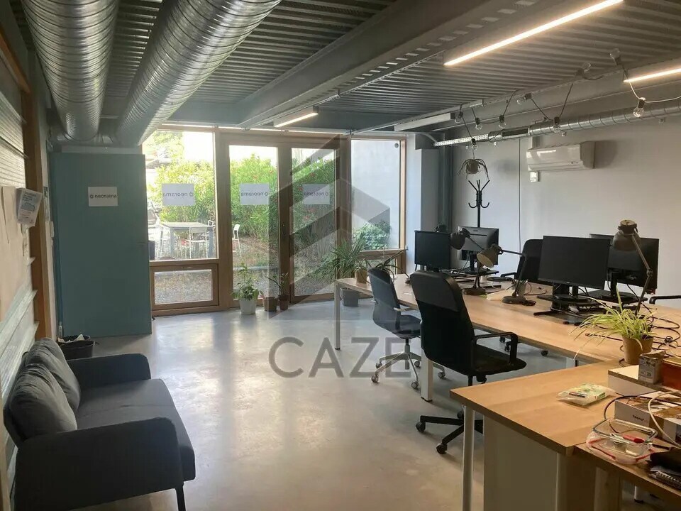 Office in Floirac for lease Interior Photo- Image 1 of 13