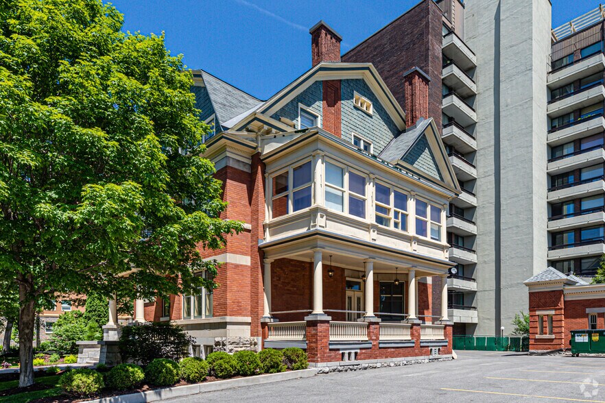 5 Blackburn Ave, Ottawa, ON à vendre - Photo du bâtiment - Image 2 de 8