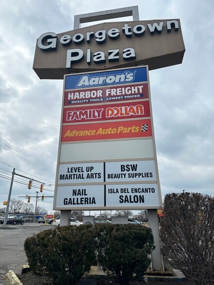 1020-1060 E Ridge Rd, Rochester, NY for lease - Building Photo - Image 3 of 25