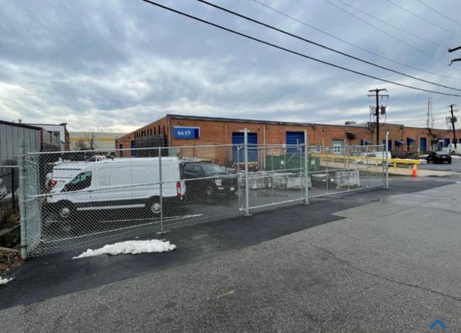 Plus de détails pour 6619 Iron Pl, Springfield, VA - Industriel à louer