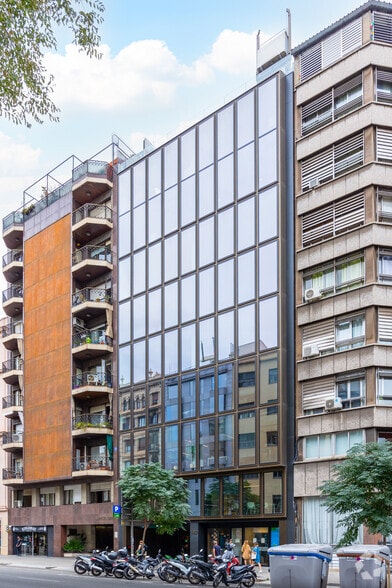 Carrer d'Aragó, 182, Barcelona, Barcelona for lease - Building Photo - Image 3 of 14