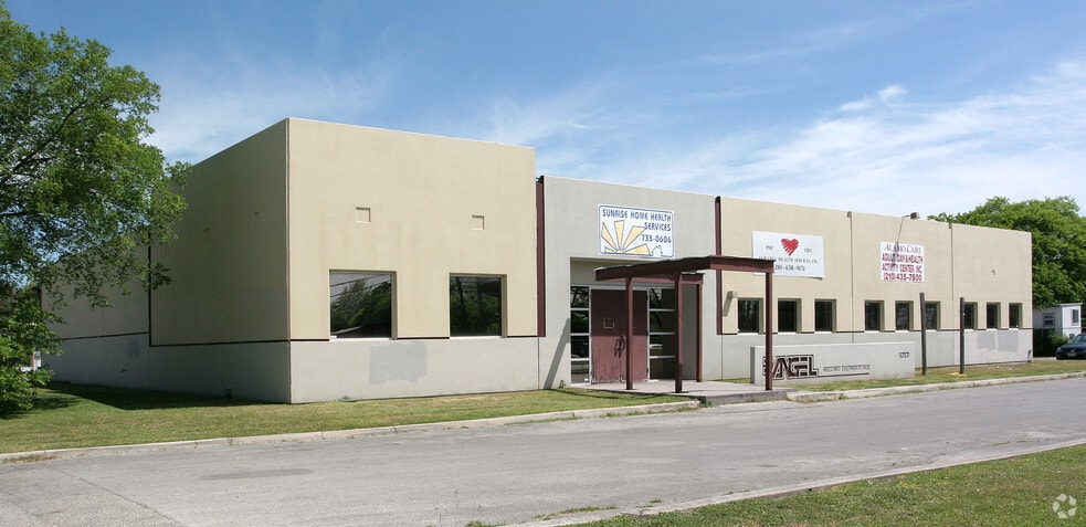 5357 W Commerce St, San Antonio, TX for sale - Building Photo - Image 3 of 5