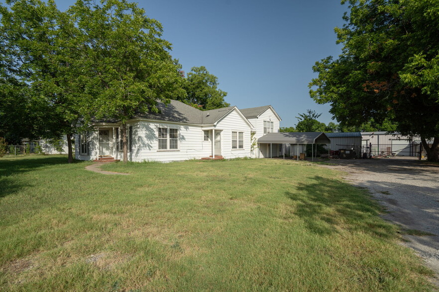 709 State Highway 78 S, Farmersville, TX à vendre - Photo du b timent - Image 3 de 52