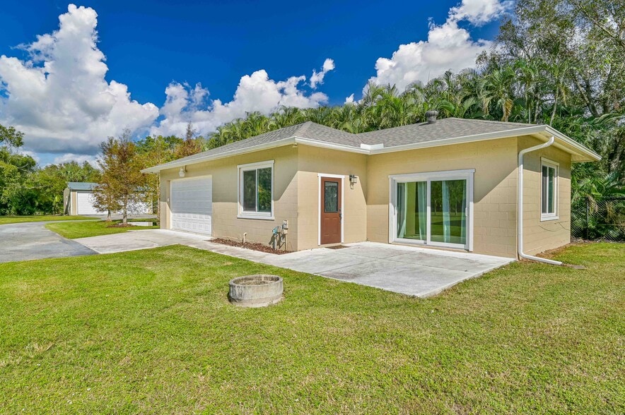 4240 Ellis Rd, Fort Myers, FL for sale - Building Photo - Image 3 of 69