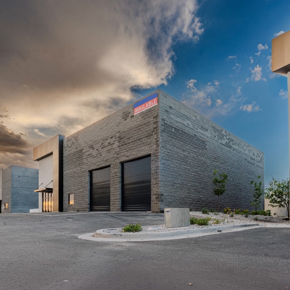 1345 N Zaragoza Rd, El Paso, TX for lease - Building Photo - Image 2 of 11