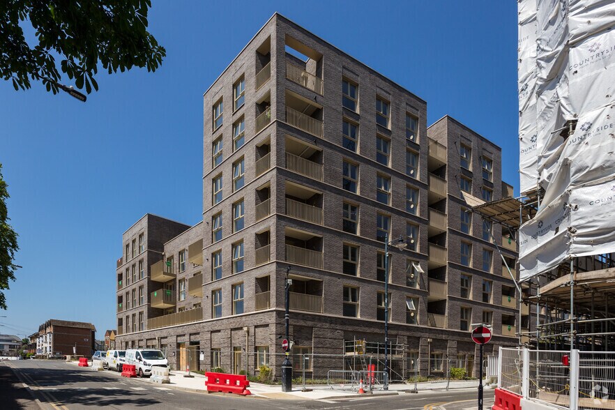 York Rd, Maidenhead à vendre - Photo du bâtiment - Image 2 de 6