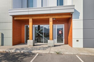 2171 Optic Crt, Kelowna, BC for lease Interior Photo- Image 2 of 6