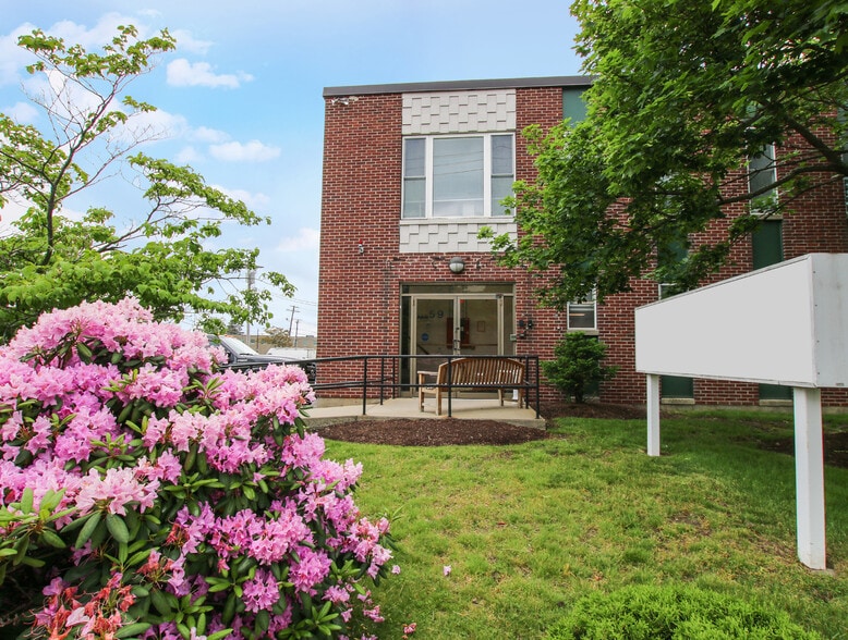 57-59 Innerbelt Rd, Somerville, MA for lease - Building Photo - Image 2 of 6