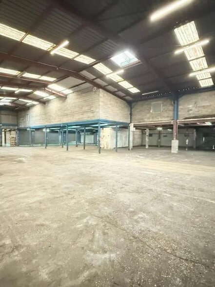 11 Avenue Descartes, Morangis for lease - Interior Photo - Image 2 of 6