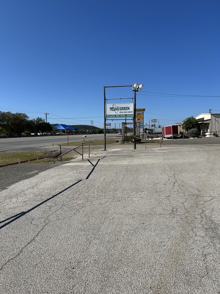 2610 Junction Hwy, Kerrville, TX for sale - Building Photo - Image 2 of 10