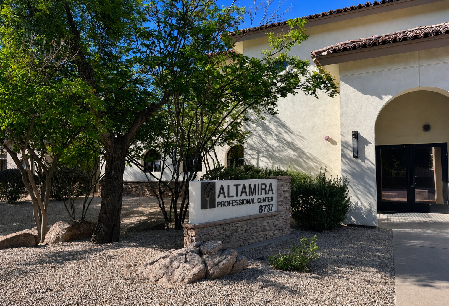 8737 E Via de Commercio, Scottsdale, AZ à louer Photo du bâtiment- Image 1 de 7