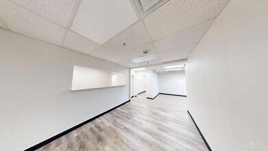 1725 E 12th St, Brooklyn, NY for lease Interior Photo- Image 2 of 6