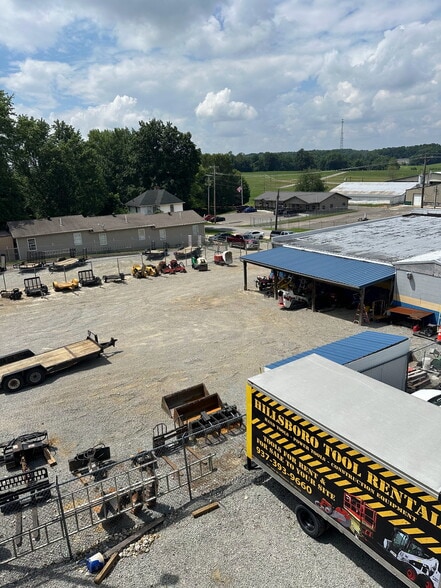 517 John St, Hillsboro, OH for sale - Building Photo - Image 3 of 8