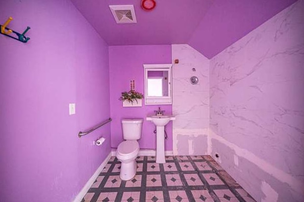 300 S Garfield Ave, Monterey Park, CA for sale - Interior Photo - Image 2 of 14