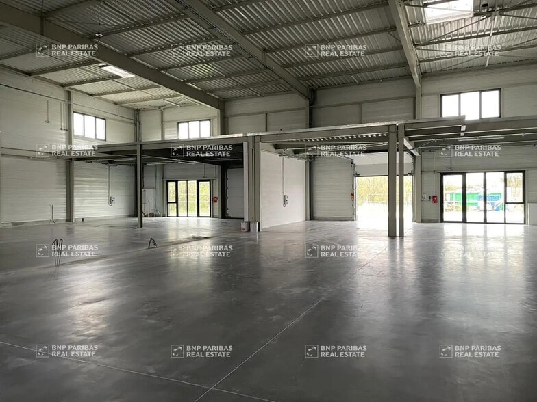 Local d'activités dans Le Bignon à vendre - Photo du bâtiment - Image 2 de 8