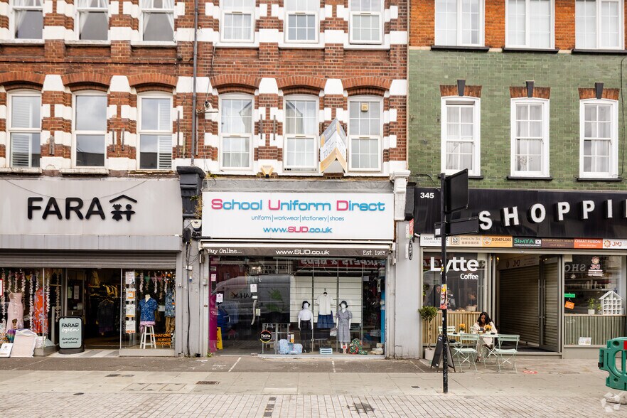 343 North End Rd, Londres à louer - Photo du bâtiment - Image 2 de 2