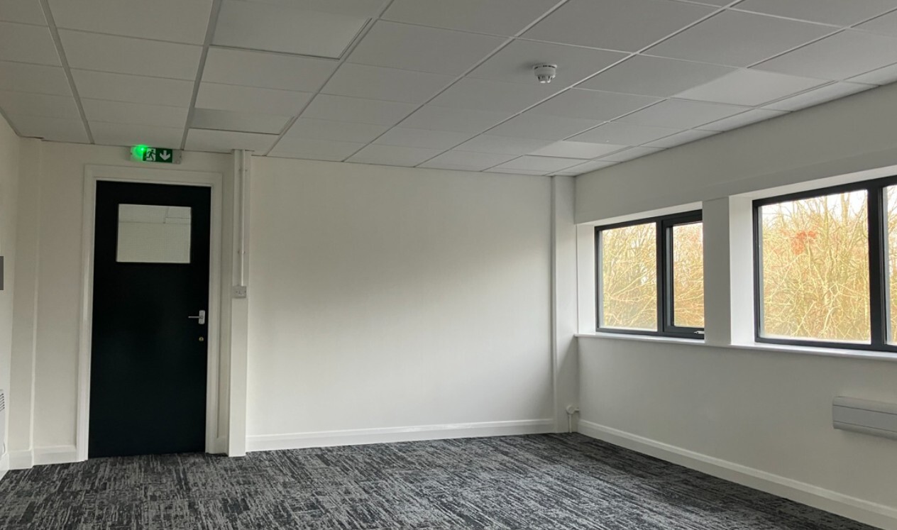 17-31 Burners Ln, Milton Keynes for lease Interior Photo- Image 1 of 12