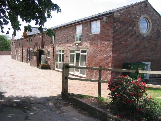 Bucklow Hill Ln, Knutsford à louer - Photo du bâtiment - Image 2 de 7
