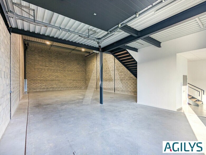 46 Avenue Des Gardes Messiers, Villemoisson-sur-Orge for lease - Building Photo - Image 1 of 10