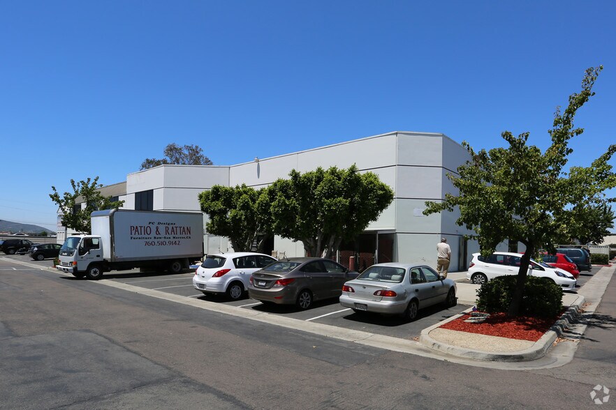 960 Los Vallecitos Blvd, San Marcos, CA à louer - Photo du bâtiment - Image 2 de 11
