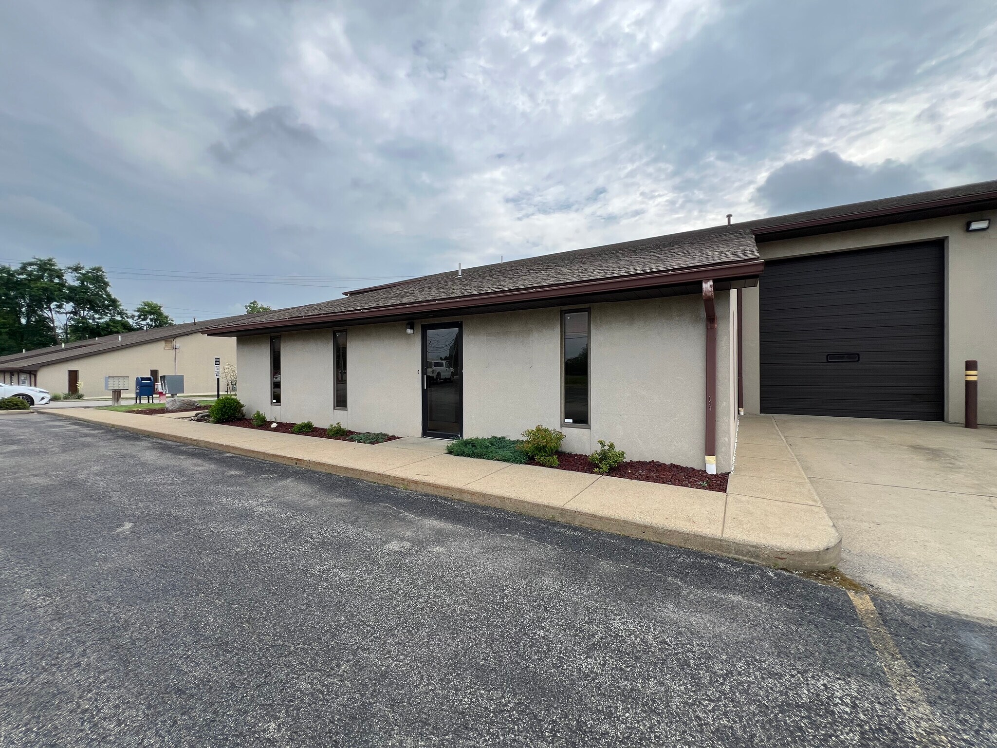 8433 South Ave, Youngstown, OH à louer Photo principale- Image 1 de 8