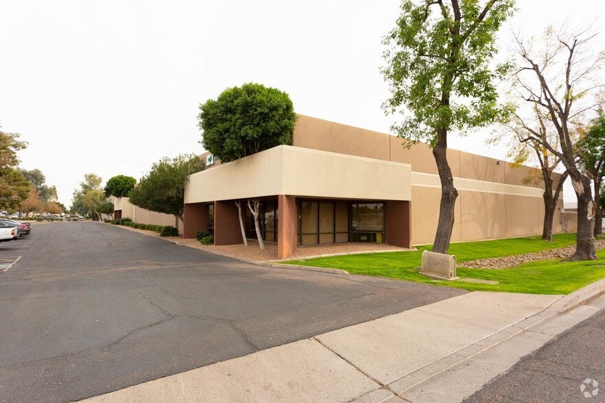 4035 W Van Buren St, Phoenix, AZ for lease - Building Photo - Image 2 of 4