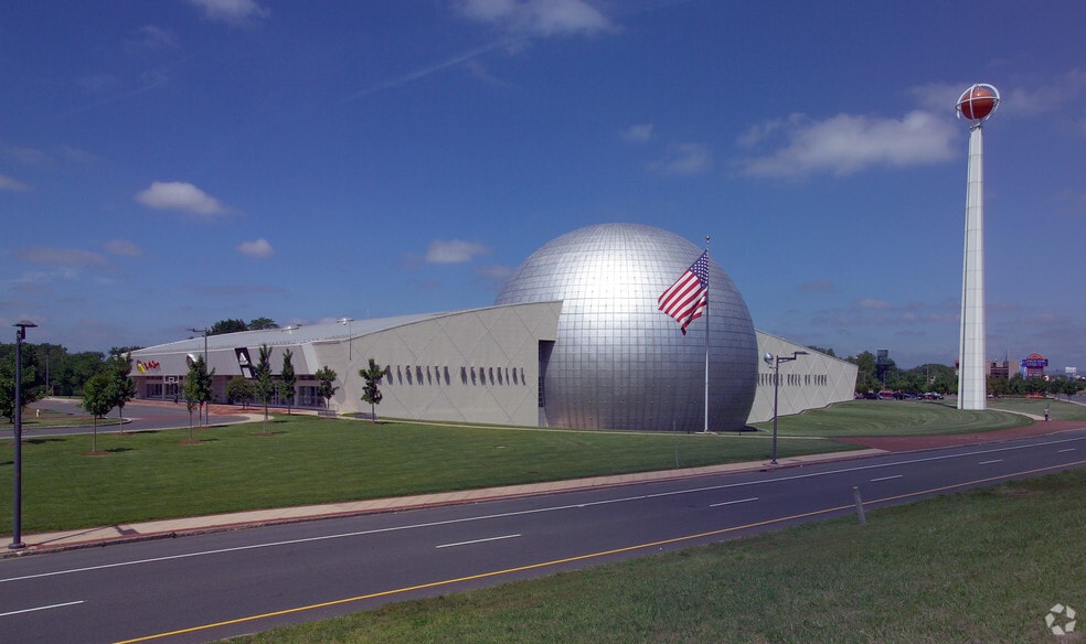 1000 Hall of Fame Ave, Springfield, MA for lease - Primary Photo - Image 1 of 8