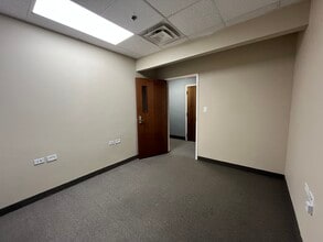 5215 Colley Ave, Norfolk, VA for lease Interior Photo- Image 2 of 5