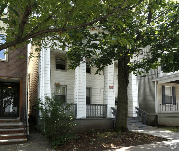 112 Bayard St, New Brunswick, NJ à vendre - Photo du bâtiment - Image 2 de 2
