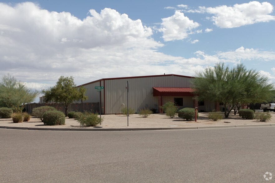 3042 N Rockwell Ave, Casa Grande, AZ à louer - Photo du bâtiment - Image 2 de 2